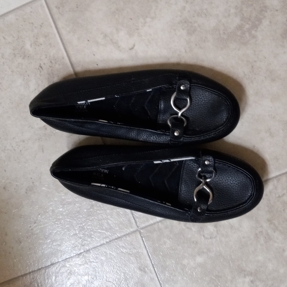New Cushion Walk by Avon Flat Black Loafers Shoes 8W Buckle Detail - Picture 1 of 7